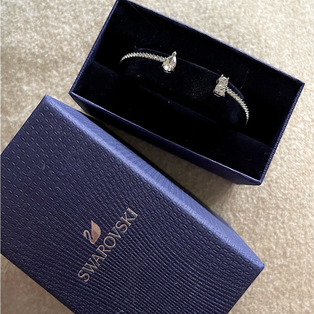 Swarovski Attract Bracelet Bangle